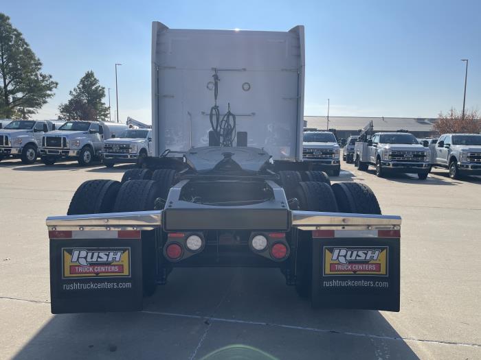2022 Peterbilt 579-8