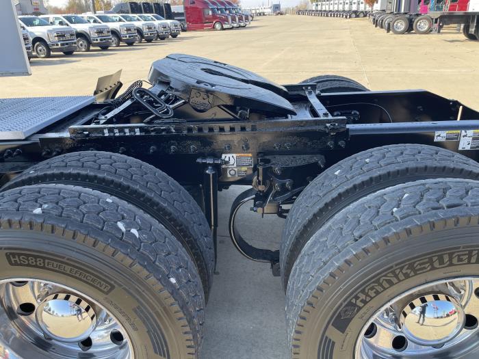 2022 Peterbilt 579-10