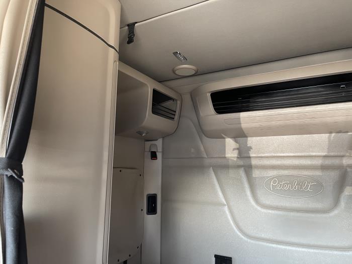 2022 Peterbilt 579-24