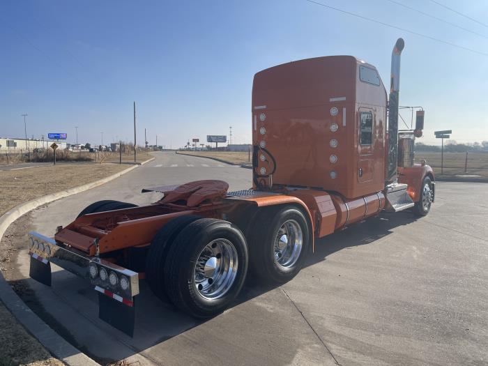 2022 Kenworth W900L-7