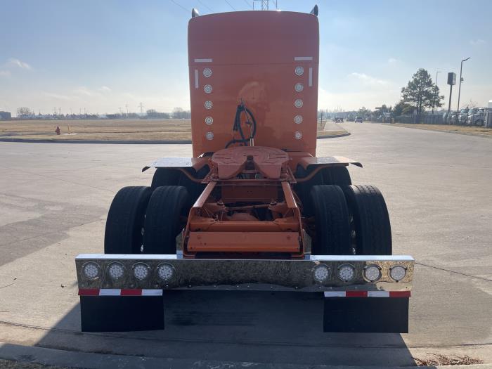 2022 Kenworth W900L-8