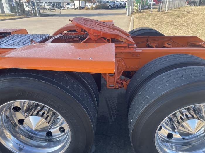 2022 Kenworth W900L-10