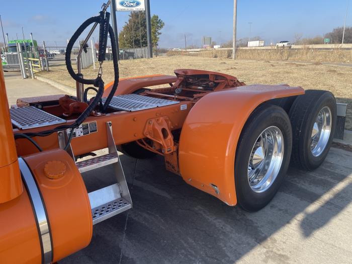 2022 Kenworth W900L-12