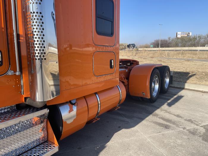 2022 Kenworth W900L-14