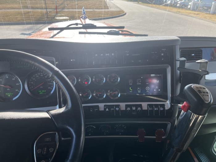 2022 Kenworth W900L-18