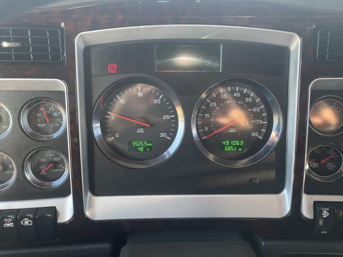 2022 Kenworth W900L-19