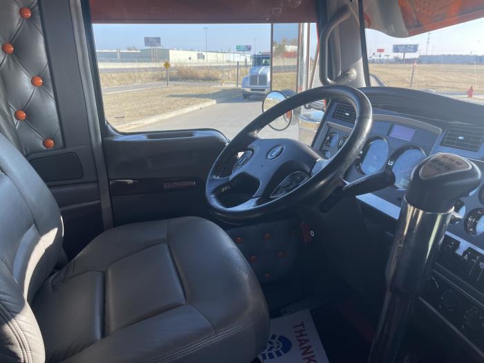 2022 Kenworth W900L-20