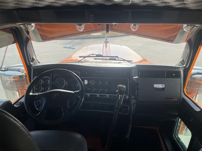 2022 Kenworth W900L-25