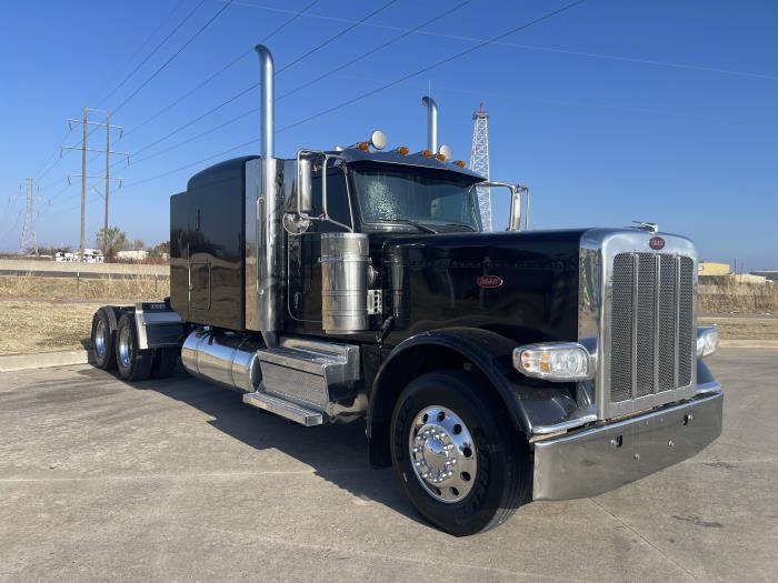 2022 Peterbilt 389-2