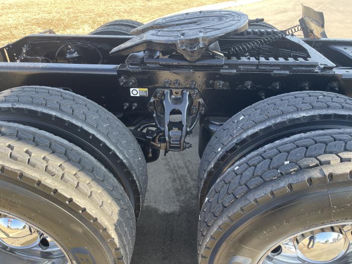 2022 Peterbilt 389-5