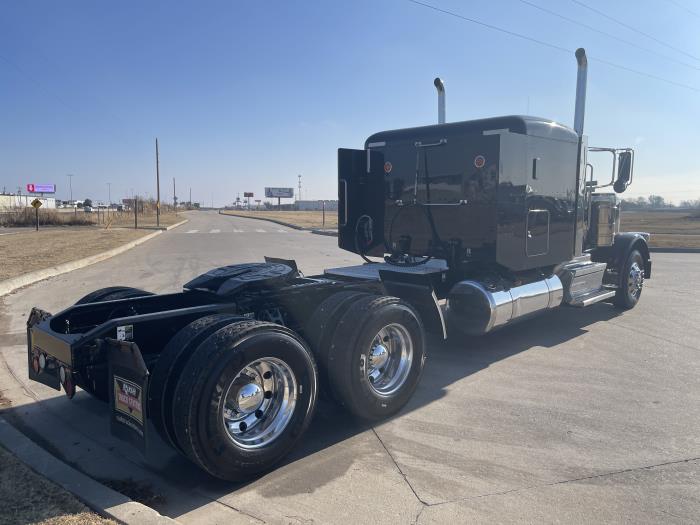 2022 Peterbilt 389-7