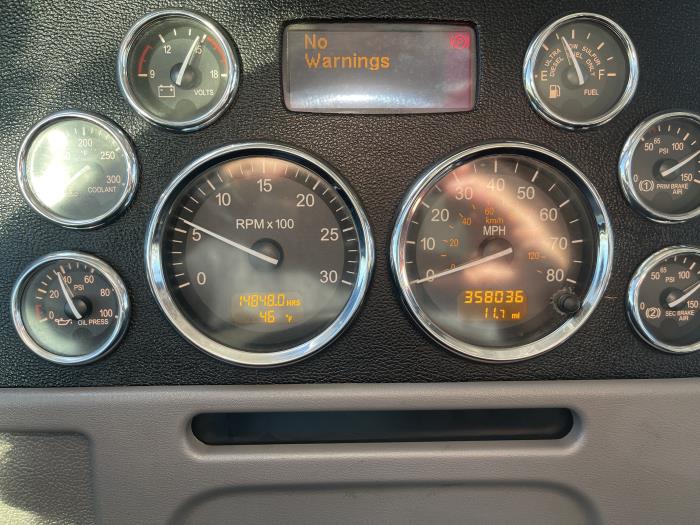 2022 Peterbilt 389-17