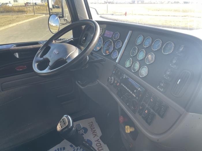 2022 Peterbilt 389-18