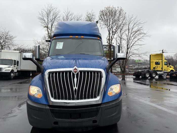 2022 International LT625-1