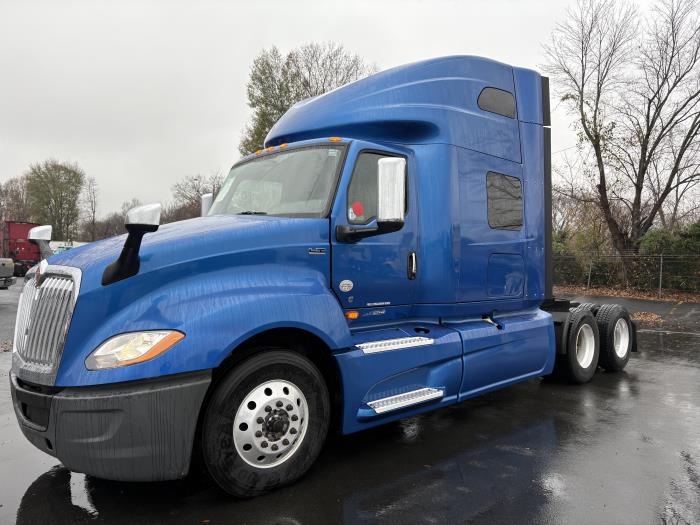 2022 International LT625-0