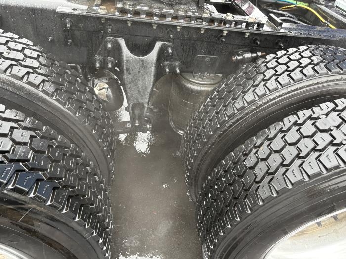 2022 International LT625-12