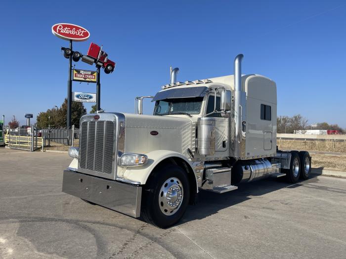 2019 Peterbilt 389-0