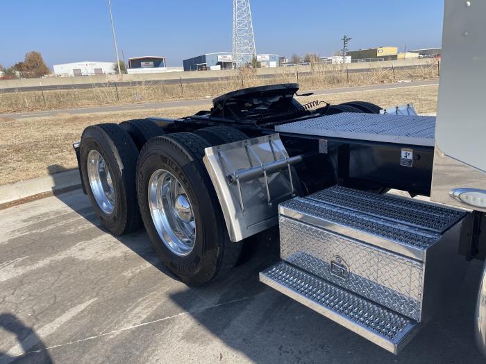 2019 Peterbilt 389-5