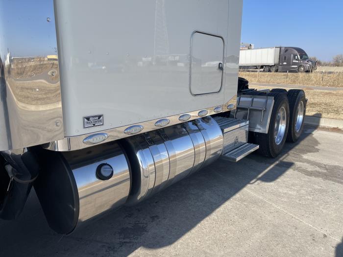 2019 Peterbilt 389-14