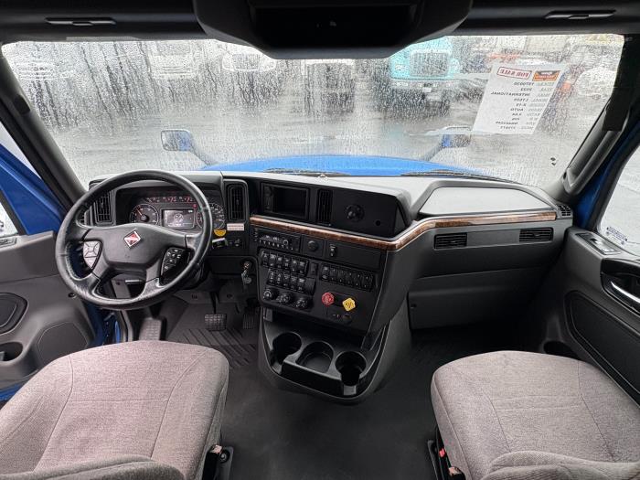 2022 International LT625-11