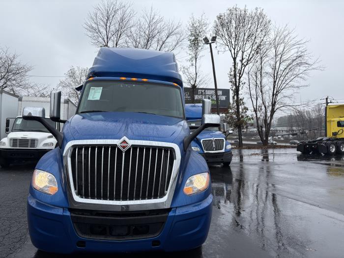 2022 International LT625-1