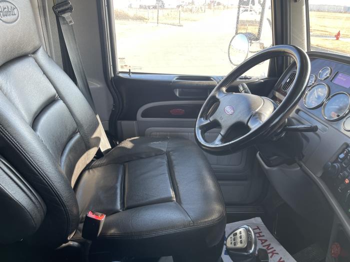 2019 Peterbilt 389-22