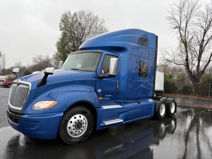 2022 International LT625-0