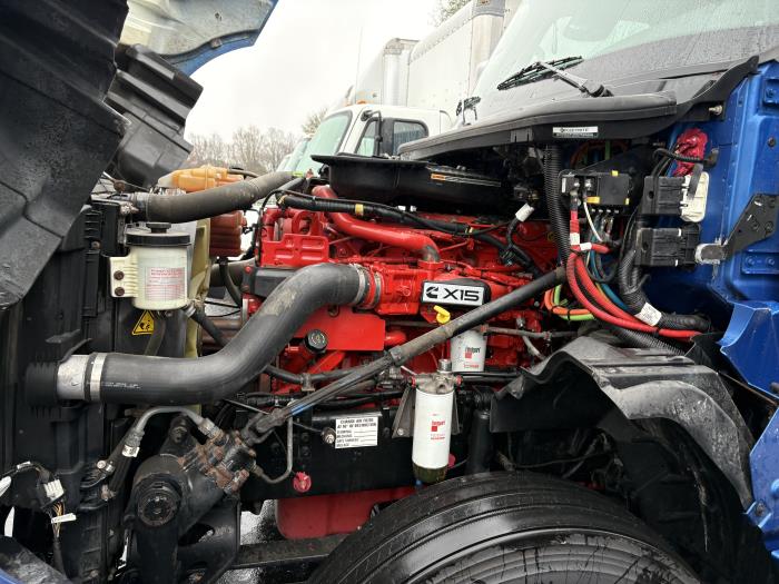 2022 International LT625-15