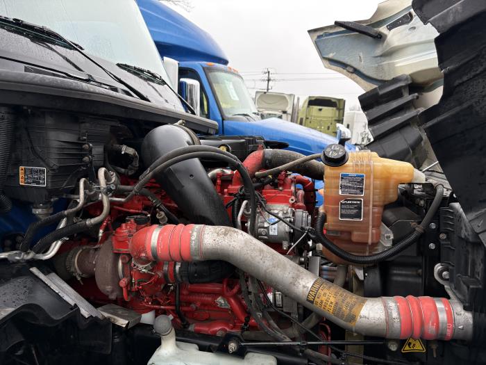 2022 International LT625-16