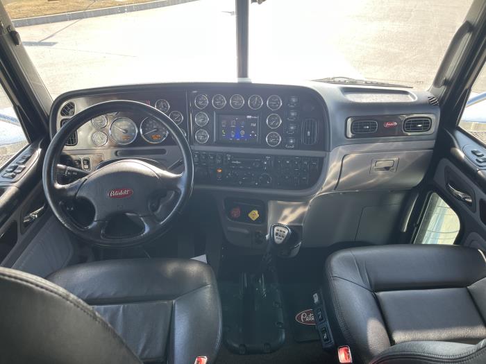 2019 Peterbilt 389-27