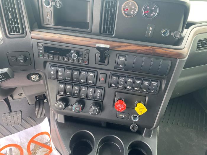 2026 International LT625-8