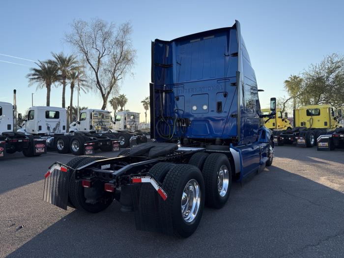 2022 International LT625-4