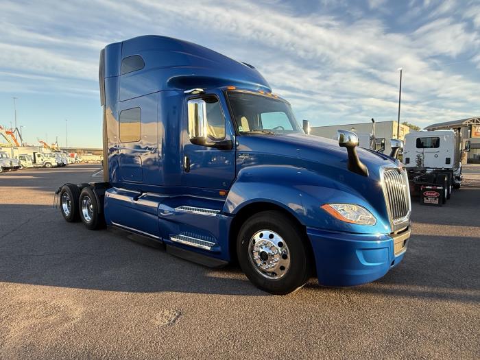 2022 International LT625-6