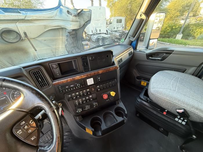 2022 International LT625-11