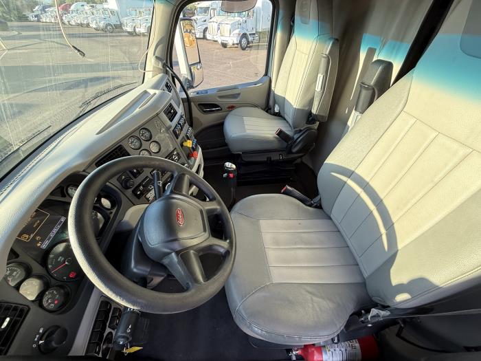 2021 Peterbilt 567-9