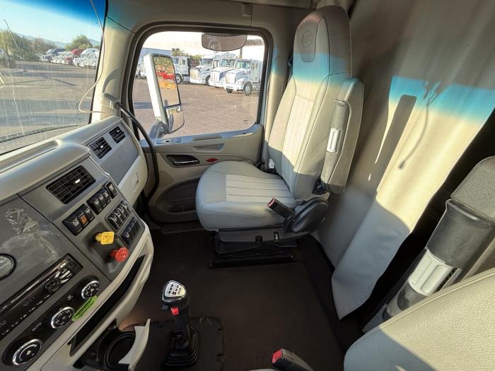 2021 Peterbilt 567-12