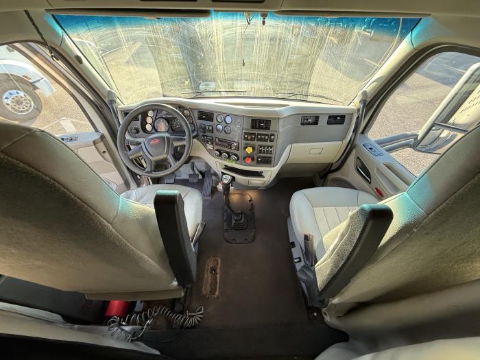 2021 Peterbilt 567-14