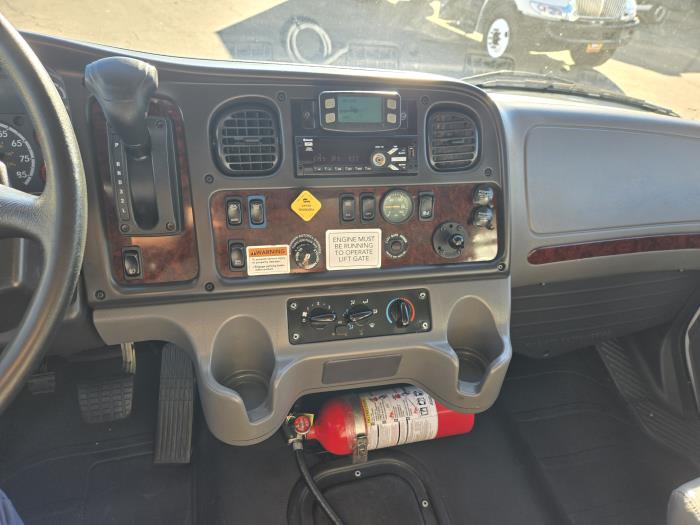 2021 Freightliner Business Class M2 106-3