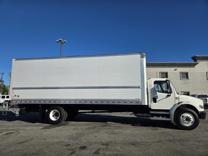 2021 Freightliner Business Class M2 106-7