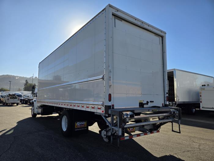 2021 Freightliner Business Class M2 106-11