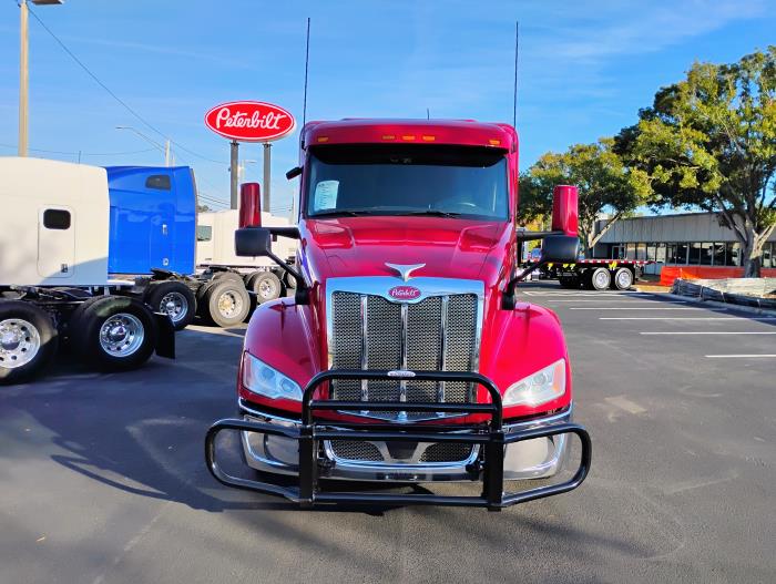 2022 Peterbilt 579-1