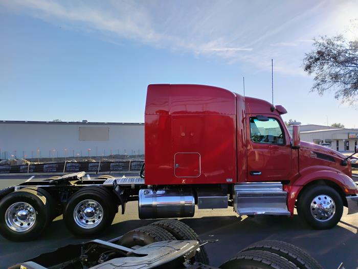 2022 Peterbilt 579-6