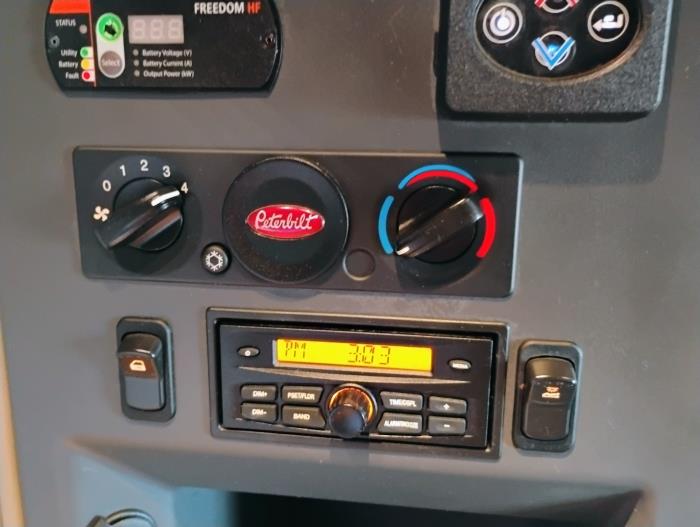 2022 Peterbilt 579-33