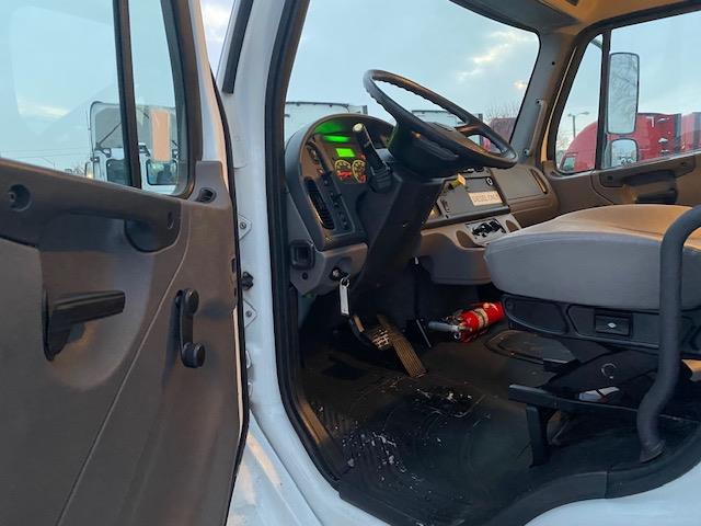 2022 Freightliner Business Class M2 106-16