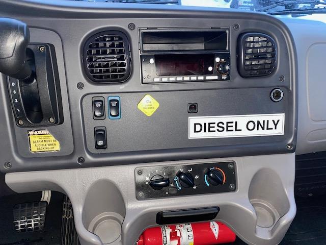 2022 Freightliner Business Class M2 106-21