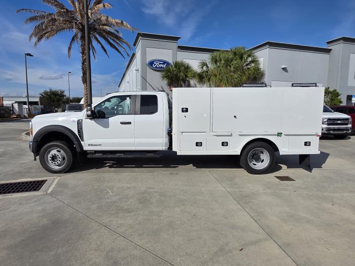 2026 Ford F-550-8