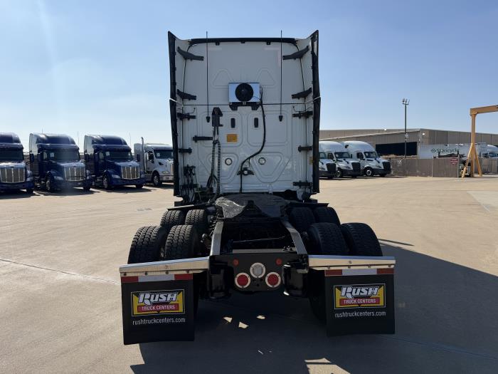 2022 Freightliner Cascadia-3