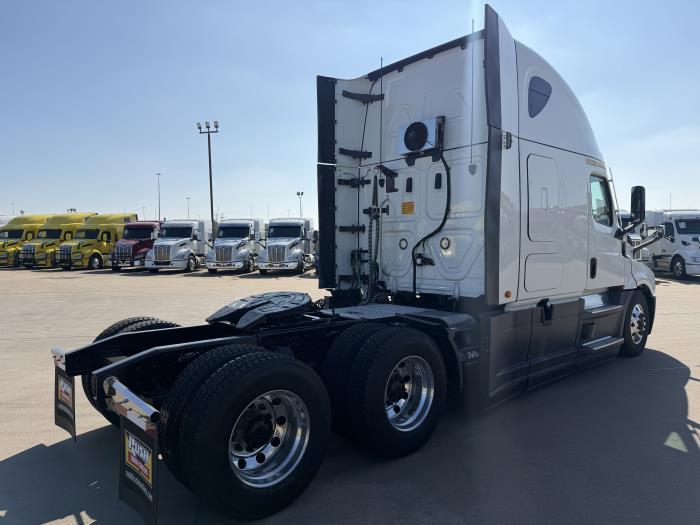 2022 Freightliner Cascadia-4