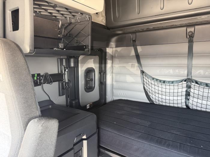 2022 Freightliner Cascadia-30