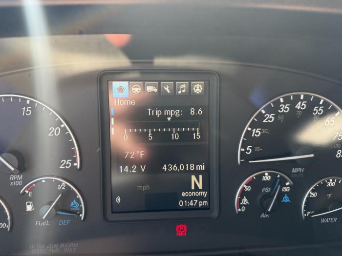 2022 Freightliner Cascadia-38